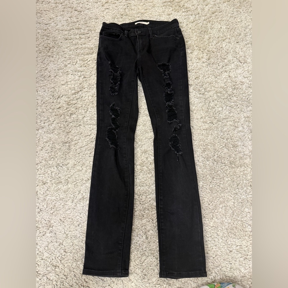 Ladies Levi’s distressed skinny jeans
